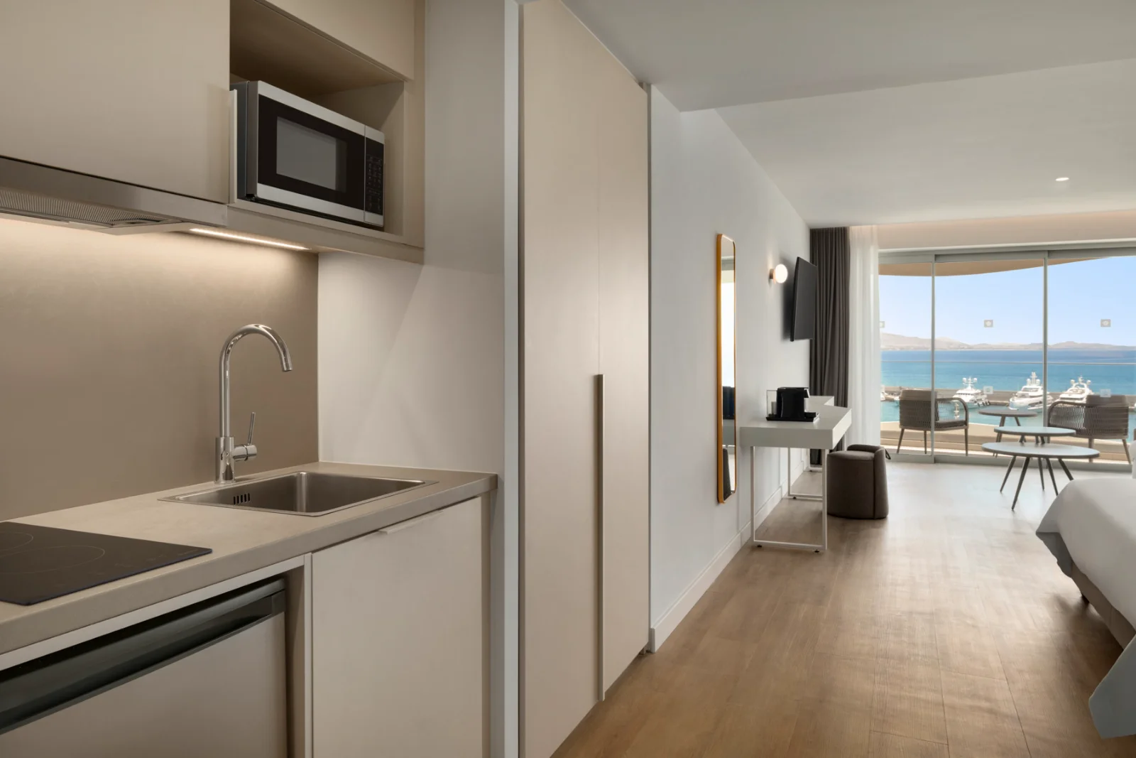 wyndham marina zeas 2 bedroom superior apartment kitchen 03