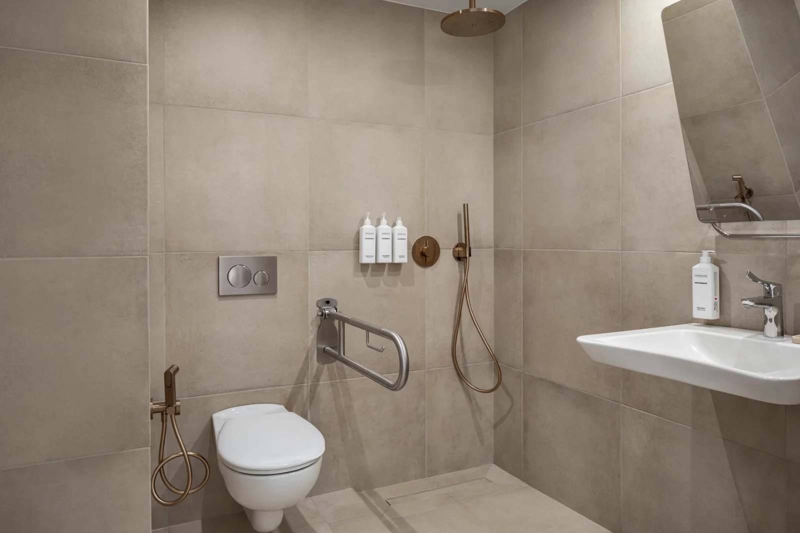 wyndham marina zeas accessible room bathroom