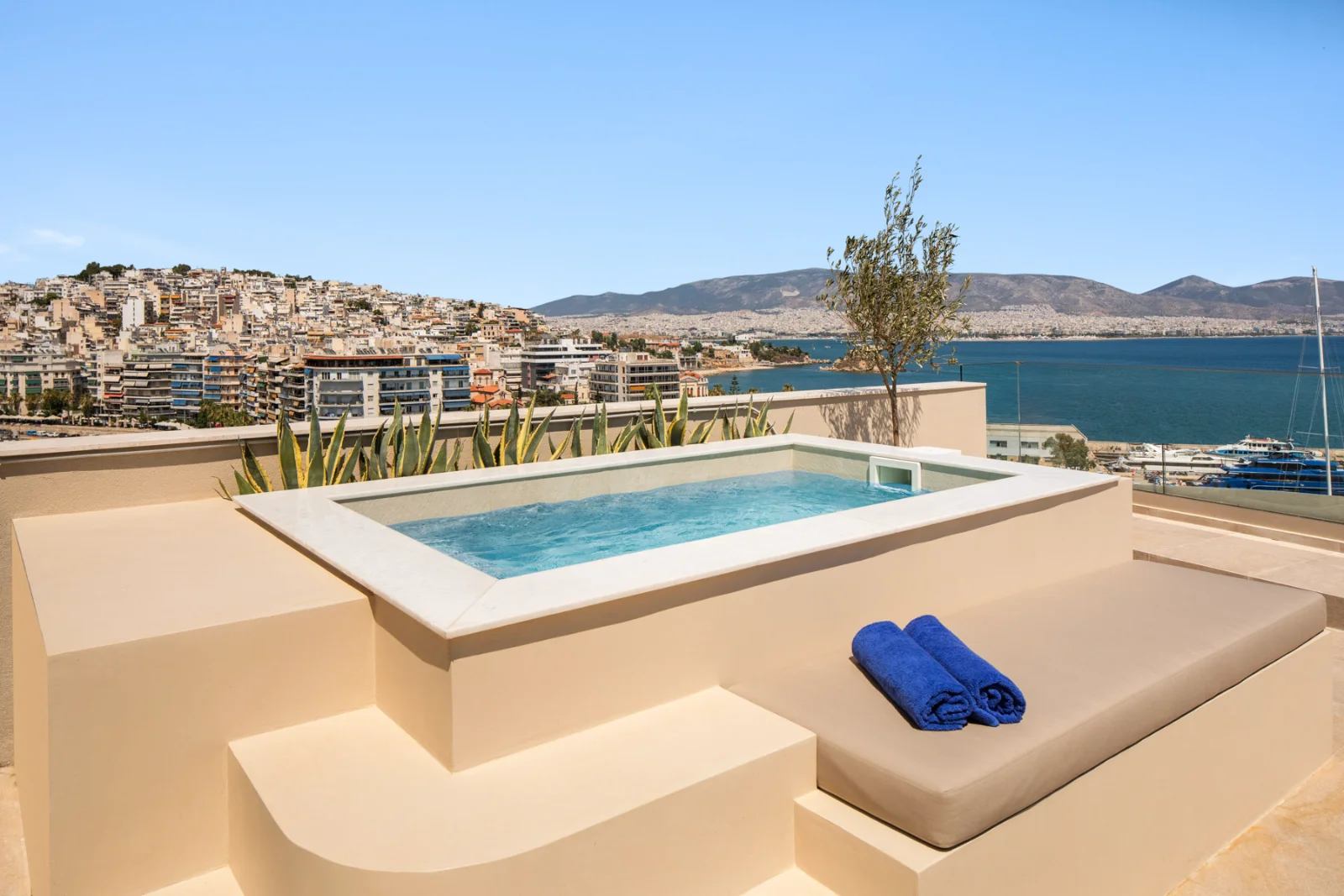 accomodation in piraeus suite luxury suite pool sea view 06